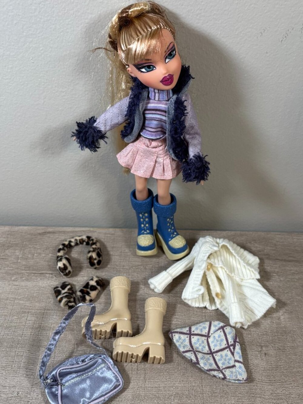 Vtg 2001 First Edition Bratz Doll